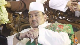 Pemakaman Habib Ali Membludak, Pihak Keluarga: Mohon Doakan di Rumah Saja