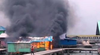 Lupa Matikan Kompor, Rumah Warga di Tanjungpinang Terbakar Tak Bersisa