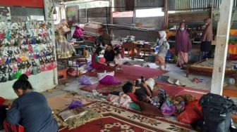 Ratusan Perantau Minang Jadi Korban Gempa Sulbar, Kini Tidur di Pengungsian