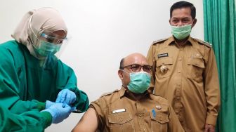 Nakes yang Disuntik Vaksin Sinovac di Kota Serang Tak Boleh Langsung Pulang