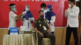 Suntik 694.687 Orang Penerima Vaksin, Pekanbaru Siapkan 261 Vaksinator