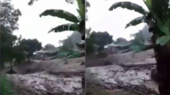 Merinding! Warga Kumandangkan Azan Saat Banjir Bandang Terjang Puncak Bogor