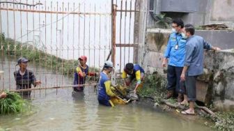 Ratu Dewa Sisir Titik Banjir di Palembang
