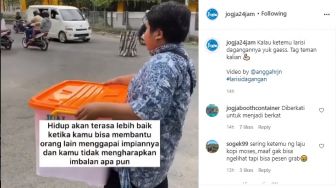 Merantau dari Brebes ke Jogja Sendiri, Tuna Netra Ini Jual Cemilan Seharian