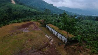 Foto udara kawasan benteng peninggalan zaman kolonial Belanda di Ciparang, Cipatat, Kabupaten Bandung Barat, Jawa Barat, Rabu (20/1/2021). . ANTARA FOTO/Raisan Al Farisi