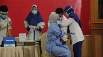 Wamenkumham Pidanakan Penolak Vaksin, Dosen Hukum UIR Protes