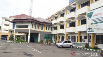 Pemkot Tugaskan 200 Tenaga Kesehatan di RSD Asrama Haji Bekasi