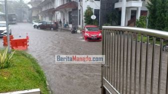 Halaman Kantor Wali Kota Manado Kebanjiran, Kendaraan Banyak Putar Balik