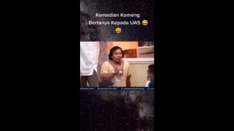 Jemaah Ngakak, Aksi Komeng Saat Tanya Ustaz Abdul Somad Viral