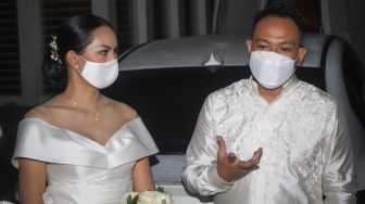 Pernikahan Vicky Prasetyo Bukan Batal, Cuma Ditunda hingga Maret