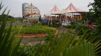 Suasana dan kondisi Suroboyo Carnival Park di Surabaya, Jawa Timur, Senin (25/1/2021). [ANTARA FOTO/Zabur Karuru]