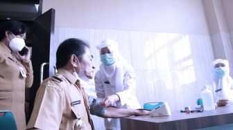 Vaksinasi Covid-19 untuk Ketua DPRD dan Bupati Banjarnegara Dibatalkan