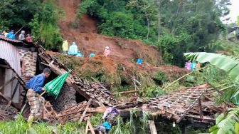 Bencana Longsor Terjadi di Kaliangkrik Magelang, 4 Orang Luka-luka