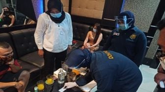 Hiburan Malam di Solo Diperlonggar Saat PPKM II, Pemandu Karaoke Comeback?