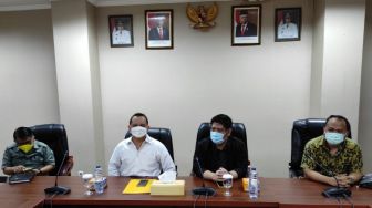 Buntut Kepergok Selingkuh oleh Istrinya, Ketua Harian DPD Golkar Sulut Dicopot