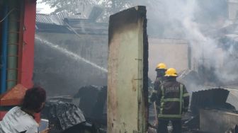 Dua Unit Rumah di Medan Hangus Terbakar