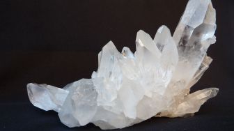 Crystal Healing: Penyembuhan Menggunakan Medium Kristal, Sugesti atau Fakta?
