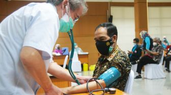 Gara-gara Rica-rica Super Pedas, Plt Wali Kota Cimahi Gagal Disuntik Vaksin