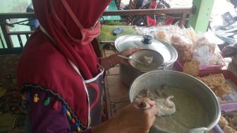 Hanya di Magelang, Santap Bubur Blendrang di Cuaca yang Tak Kunjung Terang