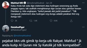 Natalius Pigai ke Mahfud MD: Anda Kutip Alquran, Saya Katolik, Tidak Pas