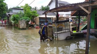 Banjir Menyergap 350 Rumah di Labuan Pandeglang