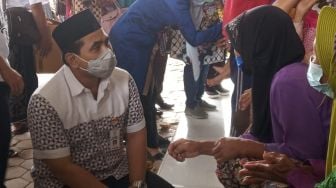 Sambangi Pengungsian Merapi, Wagub Jateng: Sabar Rumiyin Nggih Mbah