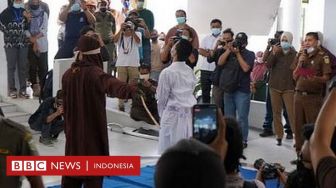 Aceh Tetap Gelar Hukuman Cambuk Saat Pandemi dan Dihadiri Banyak Orang