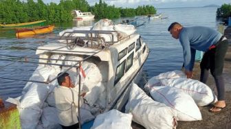 Miris! 2.800 Kilogram Sampah Diangkut Dari Taman Nasional Bunaken