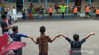 Trauma Healing Anak Pasca Erupsi Gunung Semeru di Lumajang