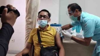 Ribuan Nakes hingga Cleaning Service RSUP M Djamil Padang Disuntik Vaksin