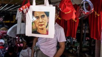 Penasihat Aung San Suu Kyi Meninggal Usai Tertular Covid-19 di Penjara