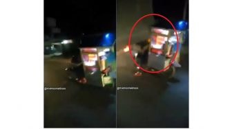 Viral! Bawa Gerobak Motornya Ugal-ugalan, Pedagang Ini Malah Seruduk Truk