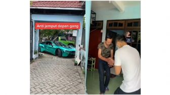 Aksi Crazy Rich Surabaya Bawa Supercar Masuk Gang, Dihujat Warganet: Pamer!