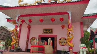 Ibadah Imlek Tahun Kerbau Logam Tetap Berjalan di Kelenteng Guang De Mio
