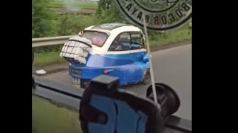 Potret Mobil Unik Terciduk Kamera di Jalan, Bentuknya Mungil