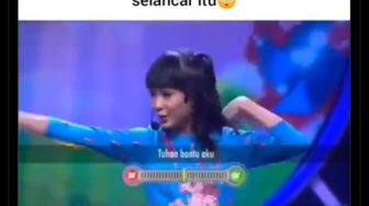 Dikira Orang Malang, Bocah Nyanyi Lirik Lagu Terbalik Ini Bikin Melongo