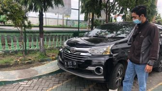 Weladalah! Mobil Maling Ini Tertinggal Saat Mencuri di Minimarket Gresik