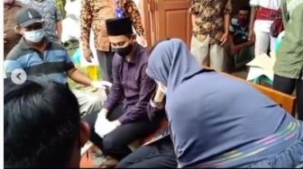 Orang Tua Wafat Jelang Nikah, Pengantin Ijab Kabul di Depan Jenazah Ayah