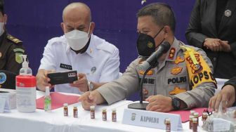 Polda Riau Amankan Puluhan Narkoba Cair dari Pengedar di Kampar