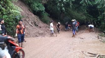 Cianjur Longsor, Akses Jalan Desa Haurwangi Terputus