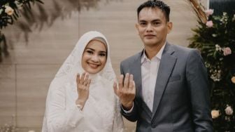 Profil Ikke Nurjanah, Benarkah Menikah dengan Duda?