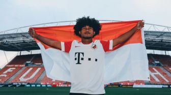 Tanda Tangan Kontrak dengan FC Utrecht, Bagus Kahfi Bangga Kenakan Batik