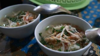 Modal Rp 1.000 Dapat Soto Semangkuk? Coba ke Angkringan Ronggolawe Rembang