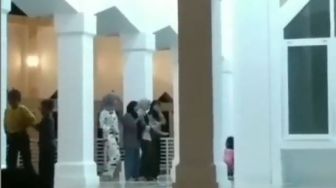 Viral Wanita Joget di Masjid dan Soal Anies Baswedan Bisa Lebih 'Berbahaya'