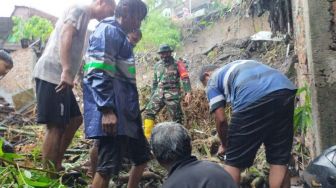 Ditemukan Sabtu Sore, Korban Longsor di Semarang Diserahkan ke Keluarga