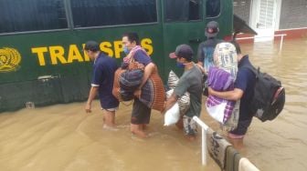 Bawa Bantal, Napi Lapas Pekalongan Mengungsi Karena Banjir