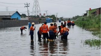 Jalur Kereta Api Terendam Banjir, Rel di Kota Semarang Ditinggikan