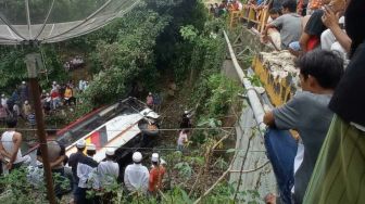 Bus Rombongan ASN Agam Sumbar Masuk Jurang di Madina, 2 Orang Tewas