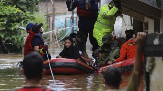 Banjir Rendam Dua Pemukiman di Medan Satria Bekasi, Puluhan Warga Mengungsi