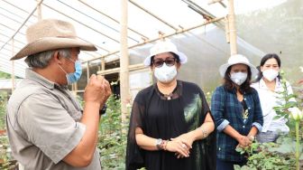 Putri Koster Ajak Florist Bali Gunakan Bunga Hasil Pertiwi Bali